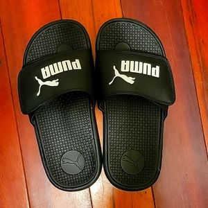 Never worn puma slides